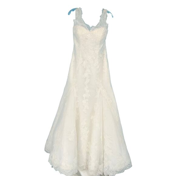 Elegant White Lace Wedding Dress - Size 16 - Perfect!